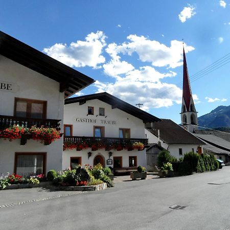 Gasthof Pension Traube Karres Exteriér fotografie