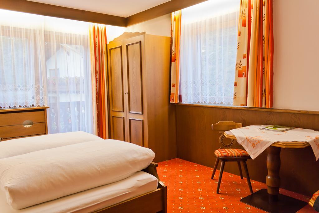 Gasthof Pension Traube Karres Pokoj fotografie