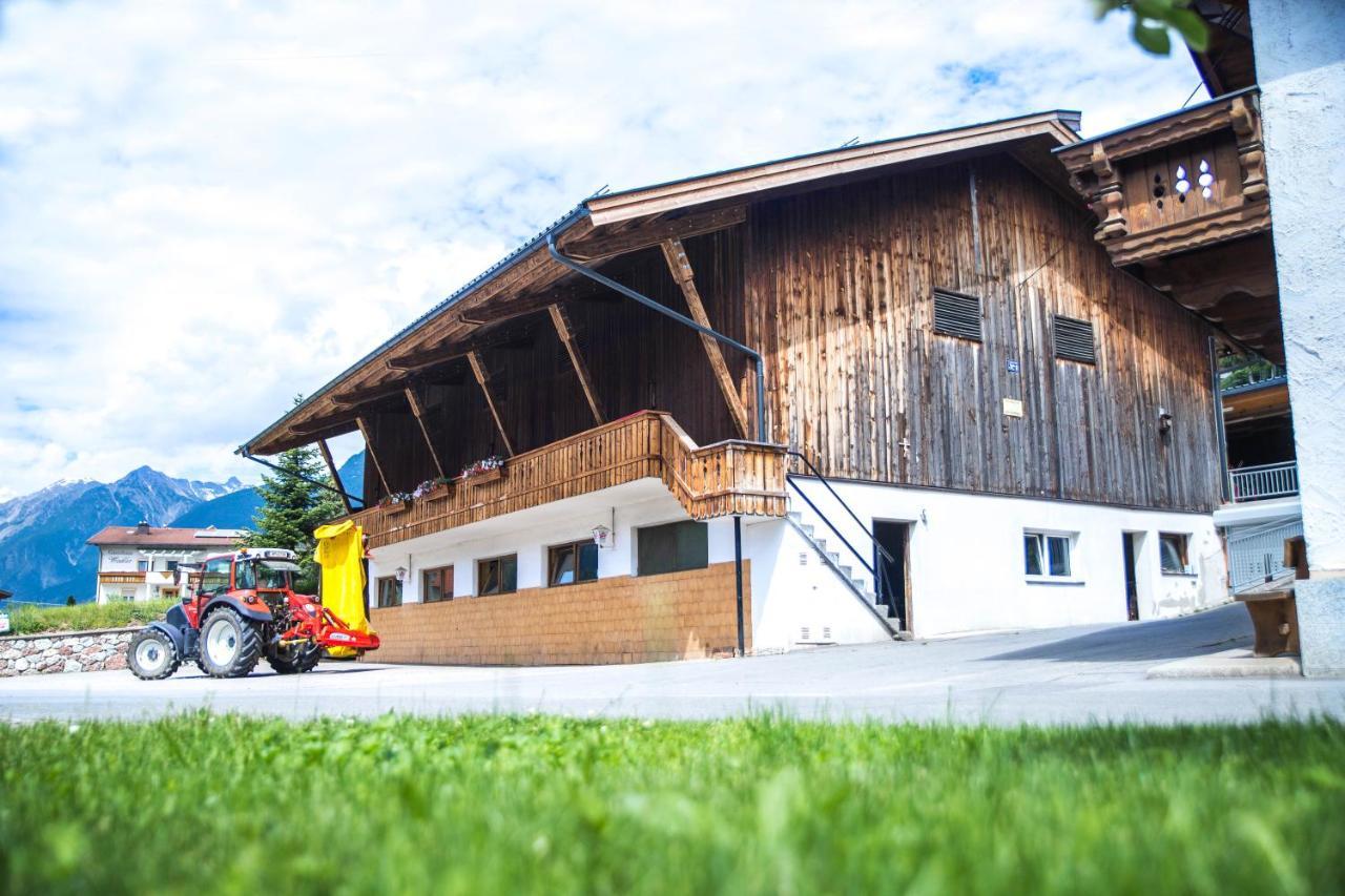 Gasthof Pension Traube Karres Exteriér fotografie