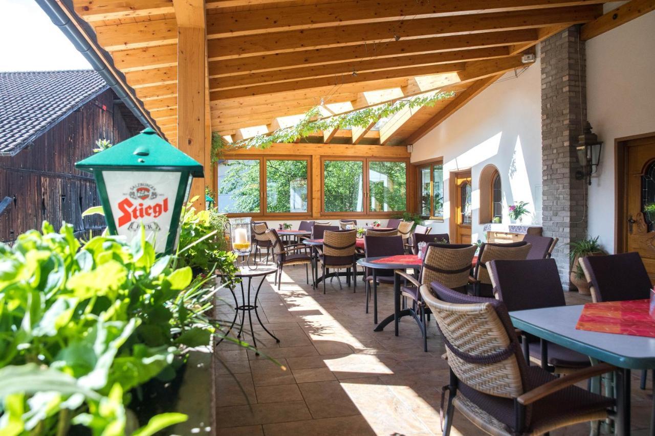 Gasthof Pension Traube Karres Exteriér fotografie